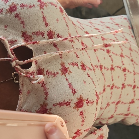 Angie $10 - Picture 4 of 8